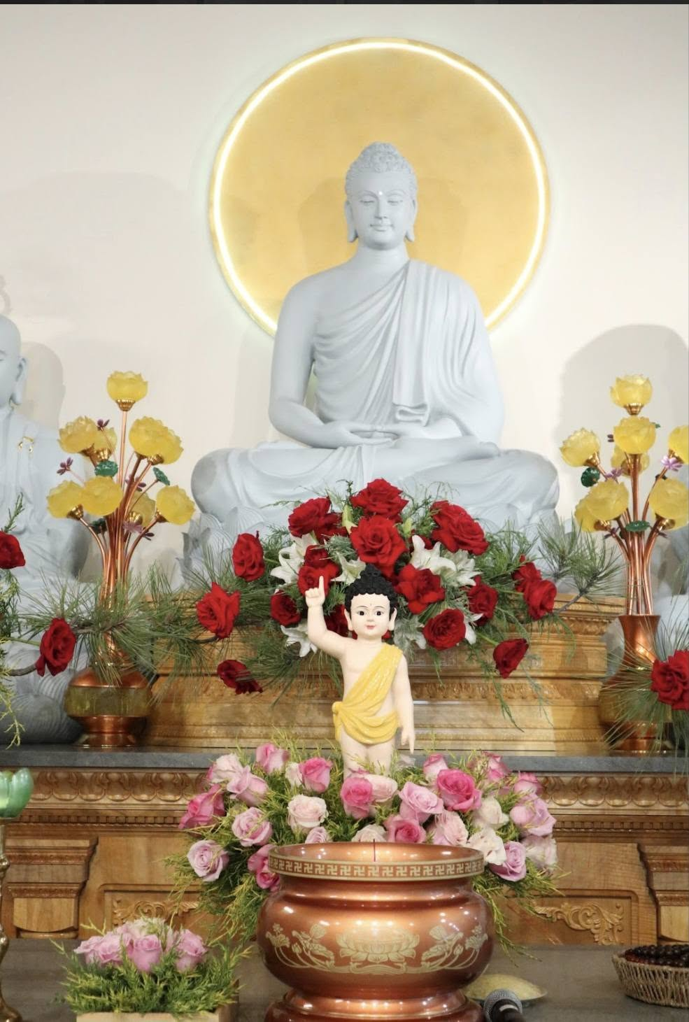 Không gian mừng Phật Đản